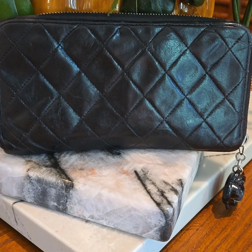 CHANEL Black Calfskin Leather Long Zip Top Wallet Brass Hardware Authentic COA - Picture 3 of 16